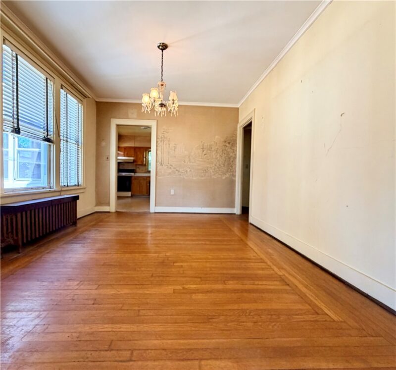 2406 Pioneer Avenue — photo 4