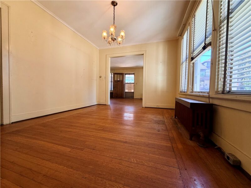 2406 Pioneer Avenue — photo 5