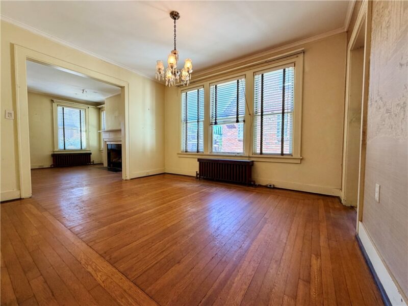 2406 Pioneer Avenue — photo 6