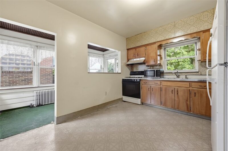 2406 Pioneer Avenue — photo 7