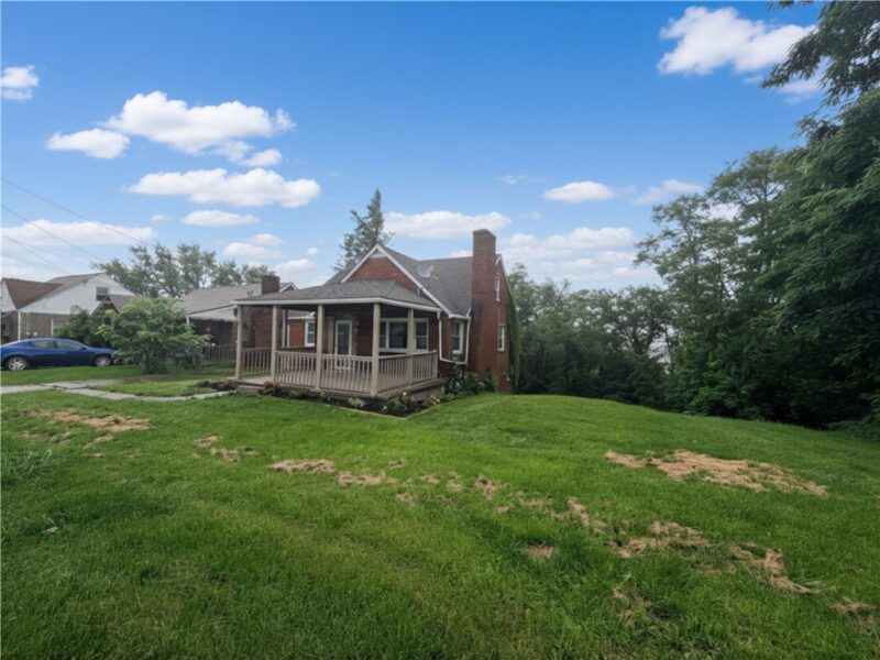 1166 N Main St — photo 2