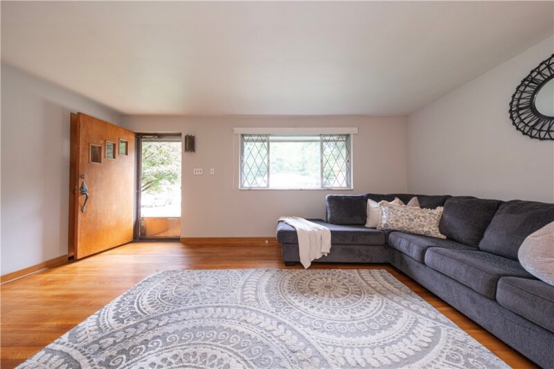 5229 Colewood Dr — photo 2