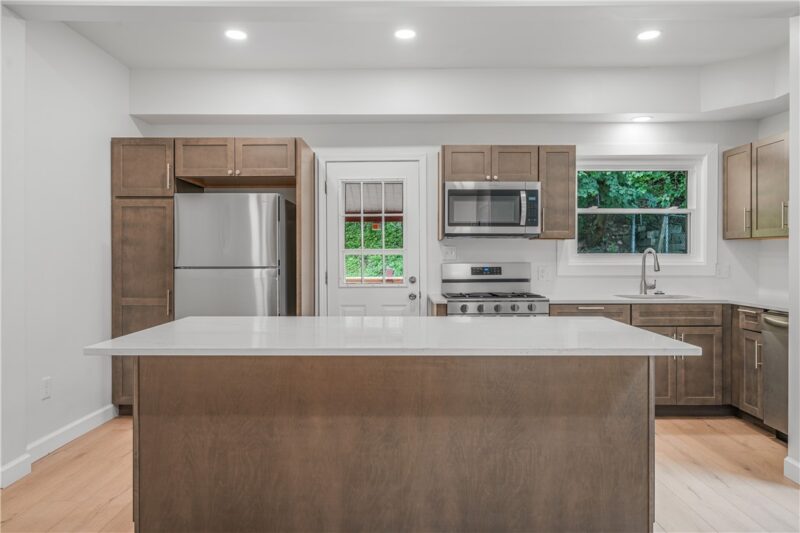 293 Lexington Ct — photo 6