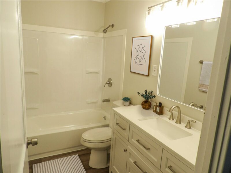 1009 Arlington Dr — photo 2