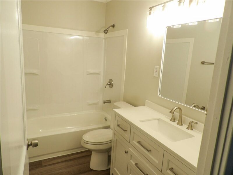 1009 Arlington Dr — photo 3