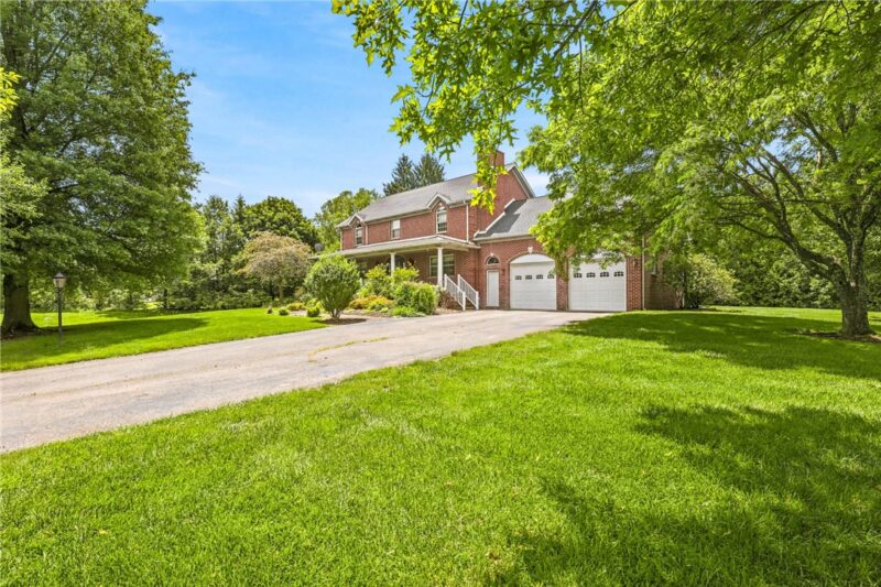 413 Stadium Dr — photo 2