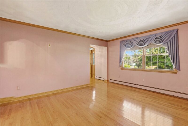 413 Stadium Dr — photo 8