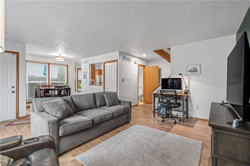 320 Spring Run Drive — photo 3