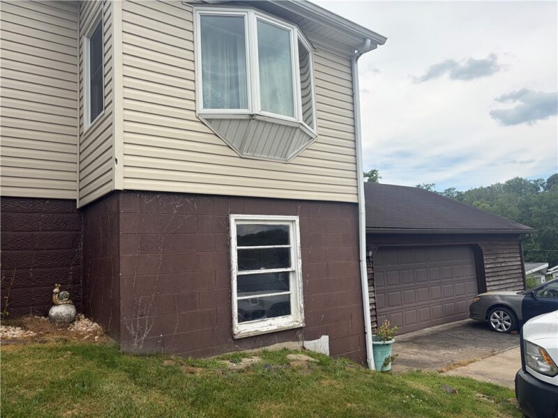 202 Broadway St — photo 3