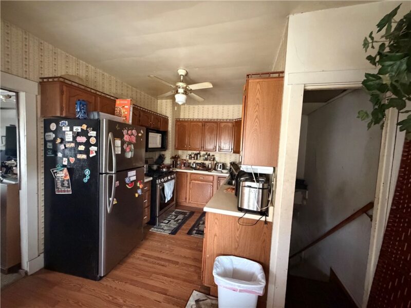 202 Broadway St — photo 8