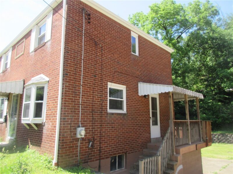 110 Logan Rd — photo 2