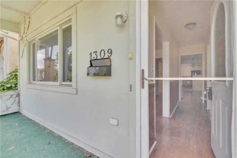 1309 3rd Ave — photo 3