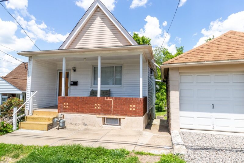 553 Foundry St — photo 2