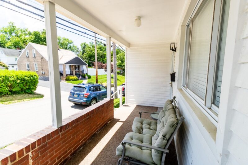553 Foundry St — photo 3