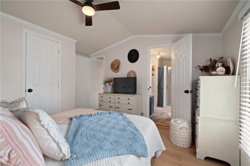 146 Wencliff lane — photo 8