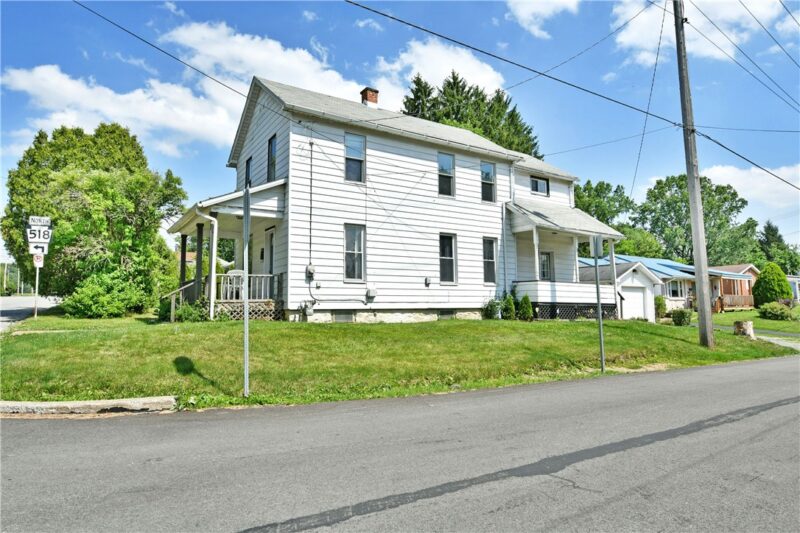 574 Thornton St — photo 2
