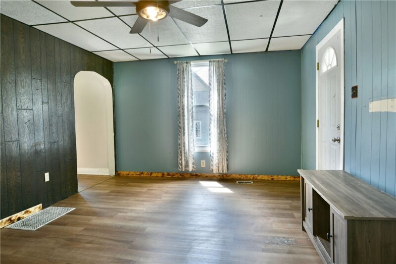 574 Thornton St — photo 4