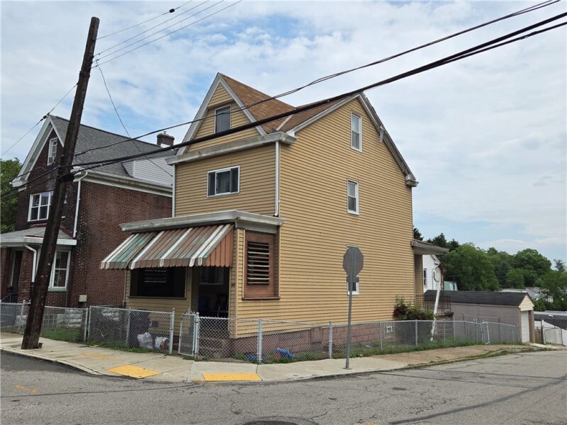1411 Clover St — photo 3