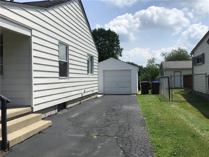 653 Spencer Ave — photo 4