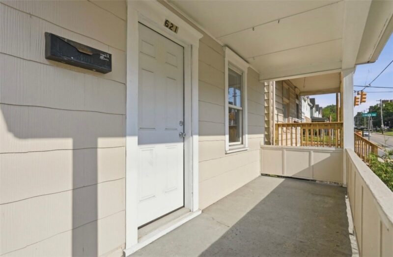 621 WASHINGTON AVENUE — photo 3