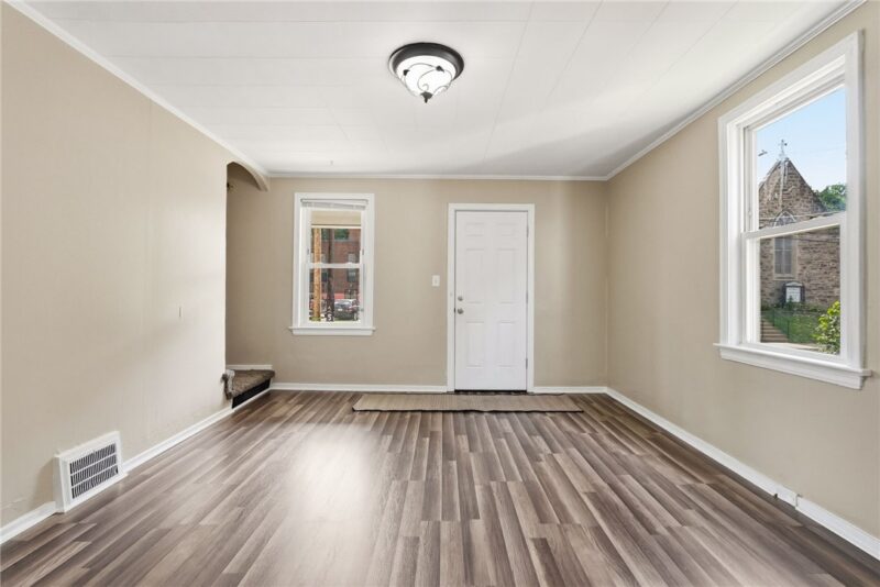 621 WASHINGTON AVENUE — photo 8