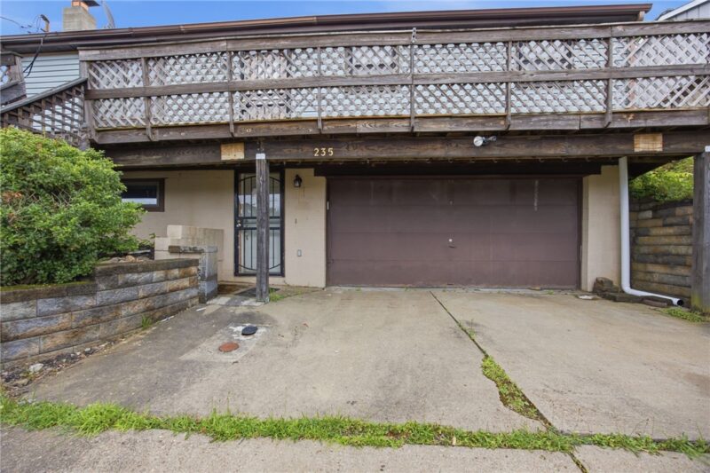 235 Grant Ave — photo 2