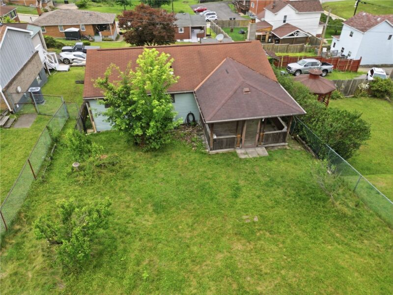 235 Grant Ave — photo 3