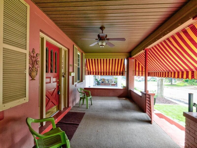 156 Taylor Ave — photo 3