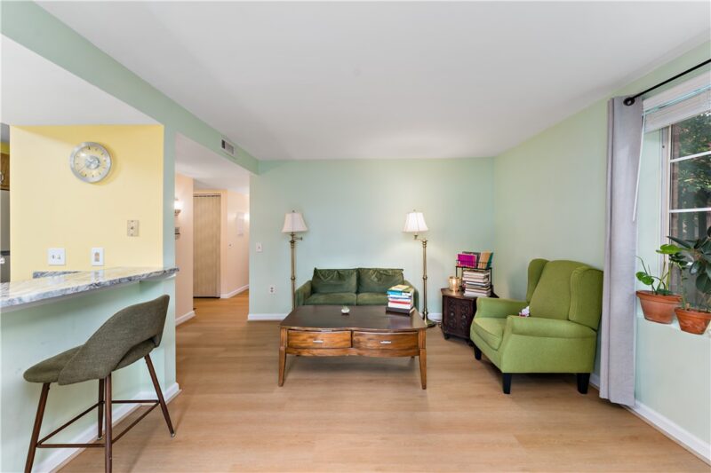 3266 Ward St 3 — photo 4