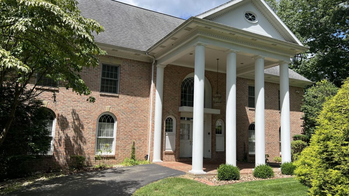 258 Cobblestone DRIVE — photo 1