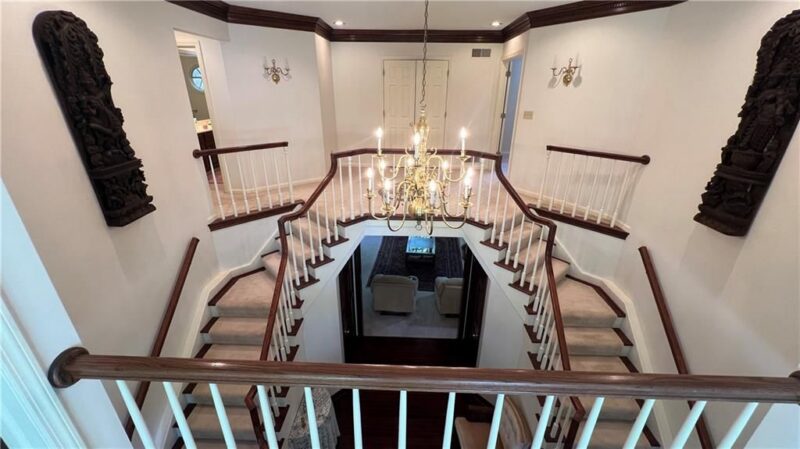 258 Cobblestone DRIVE — photo 4