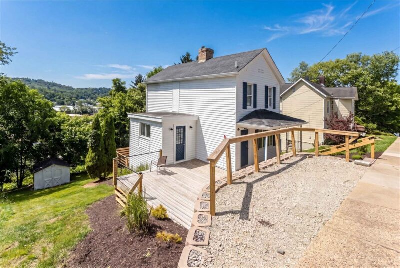 120 Vine St — photo 2