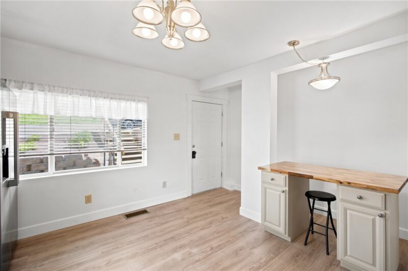 120 Vine St — photo 6
