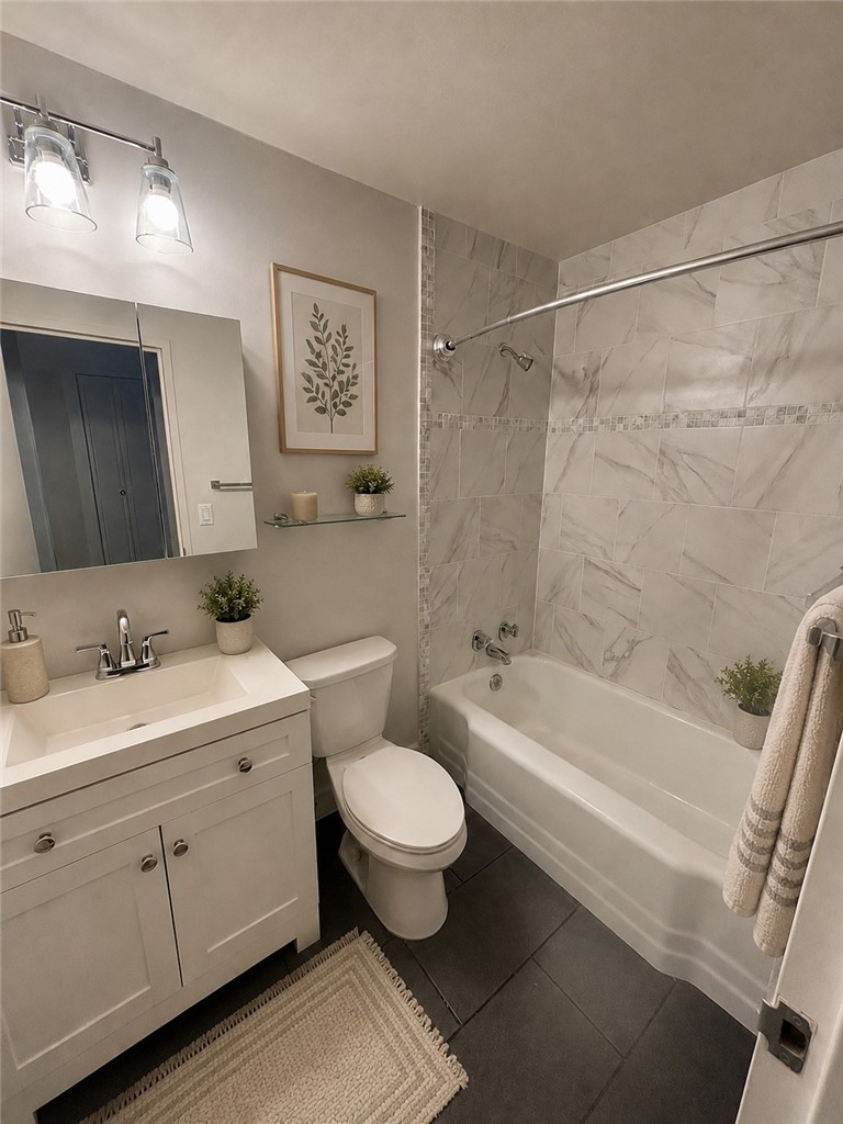 112 Washington Place 8A — photo 5