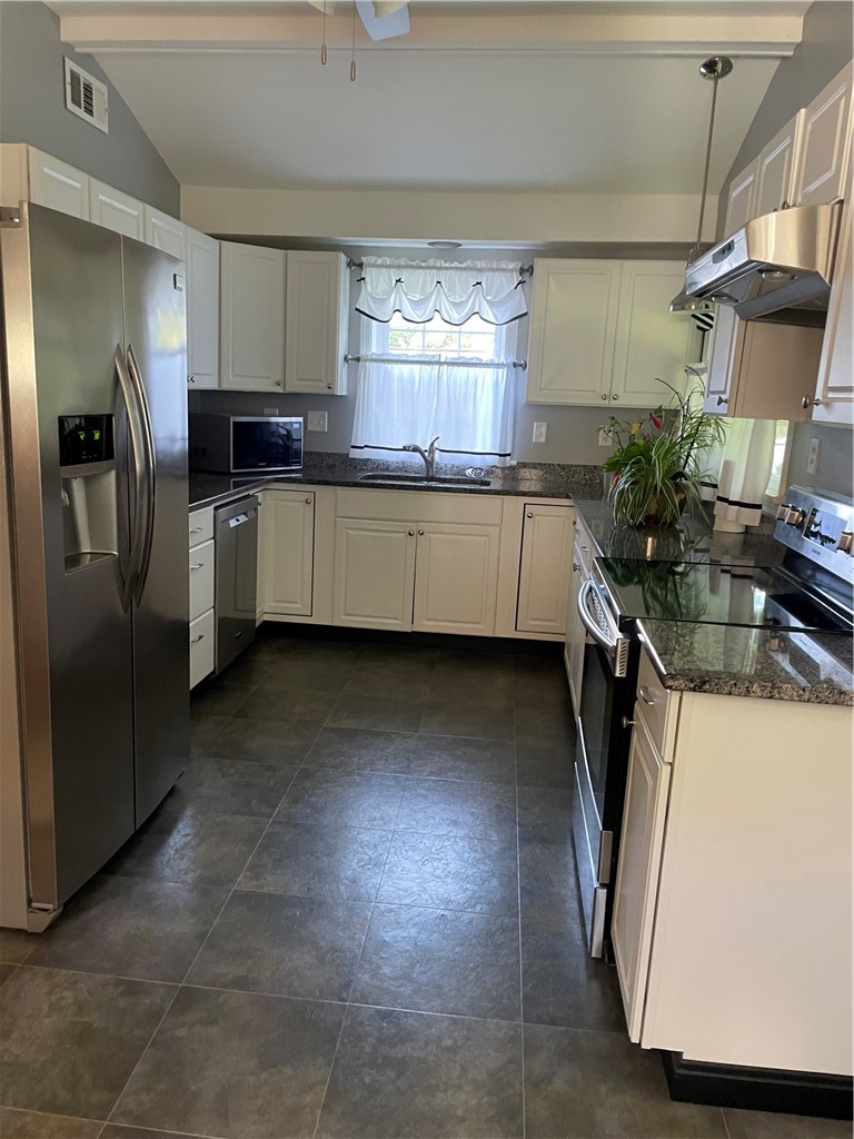128 White Oak Dr — photo 3