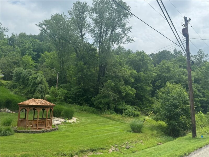 373 Lakeview Drive — photo 5