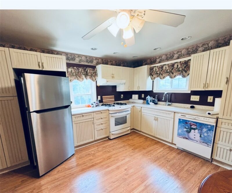 61 Mcmichael Rd — photo 5