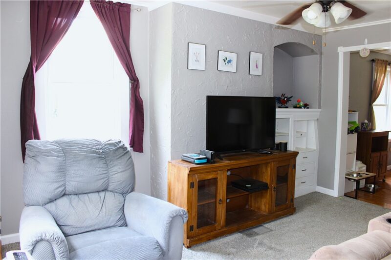 1347 Philadelphia St — photo 3
