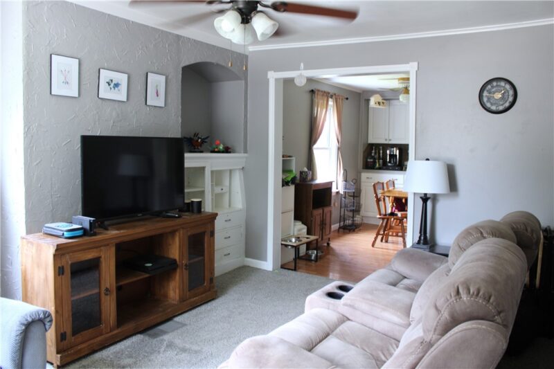 1347 Philadelphia St — photo 4