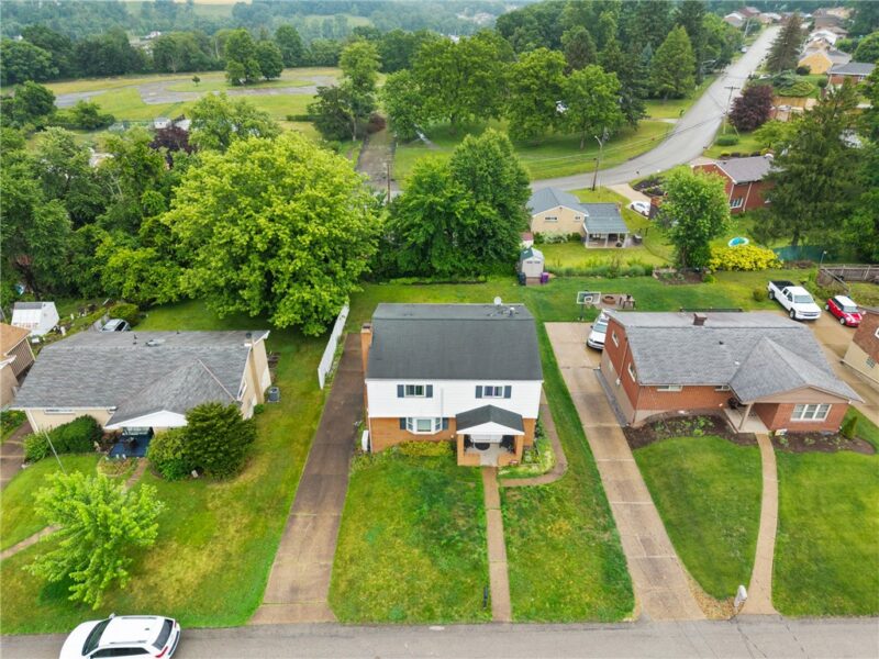 611 Pikeview Dr — photo 2