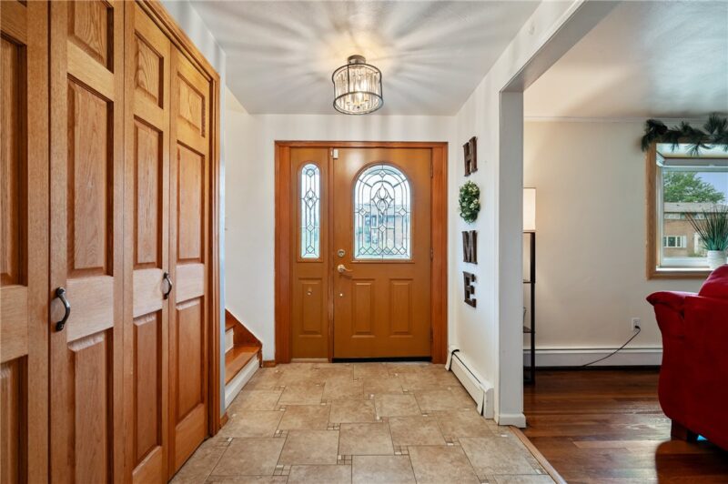 611 Pikeview Dr — photo 3