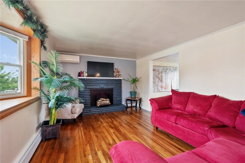 611 Pikeview Dr — photo 4