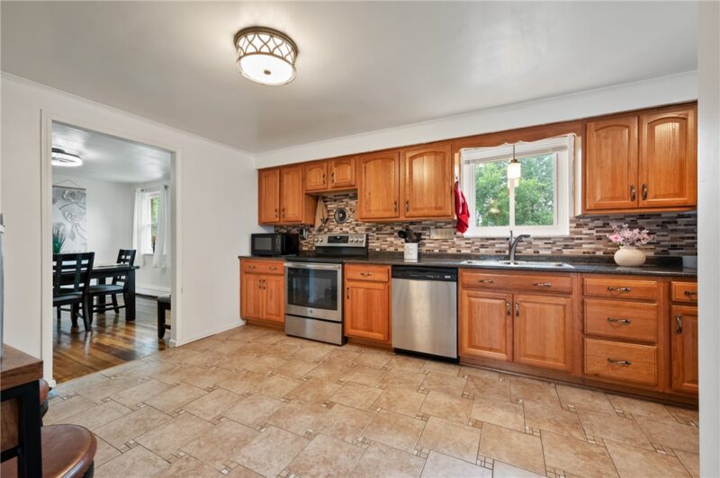 611 Pikeview Dr — photo 8