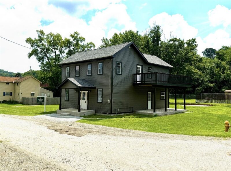 401 Lincoln St. — photo 2