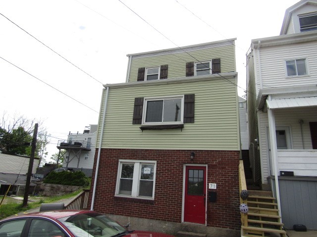 71 Barry St — photo 1