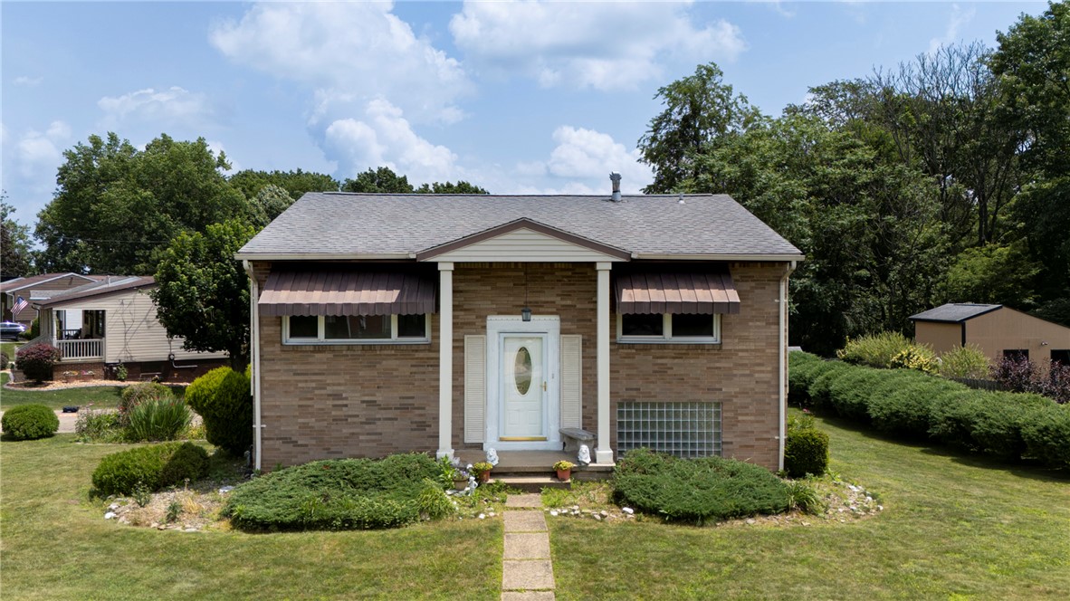 105 Mt. Pleasant Blvd. — photo 1