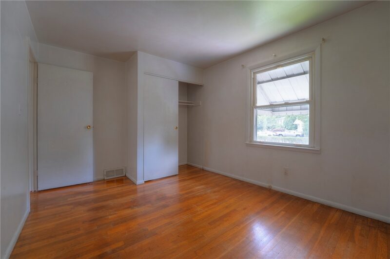 105 Mt. Pleasant Blvd. — photo 8