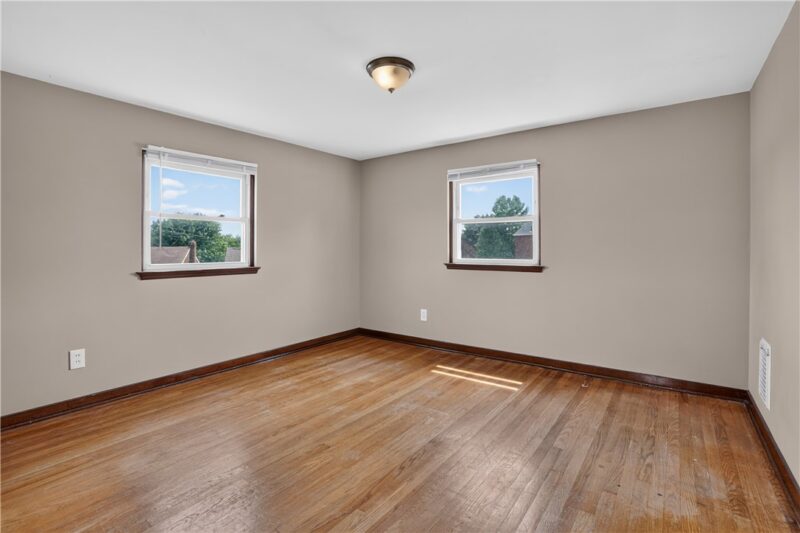 1010 Elmwood St — photo 2