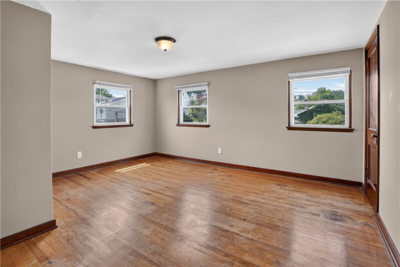 1010 Elmwood St — photo 3