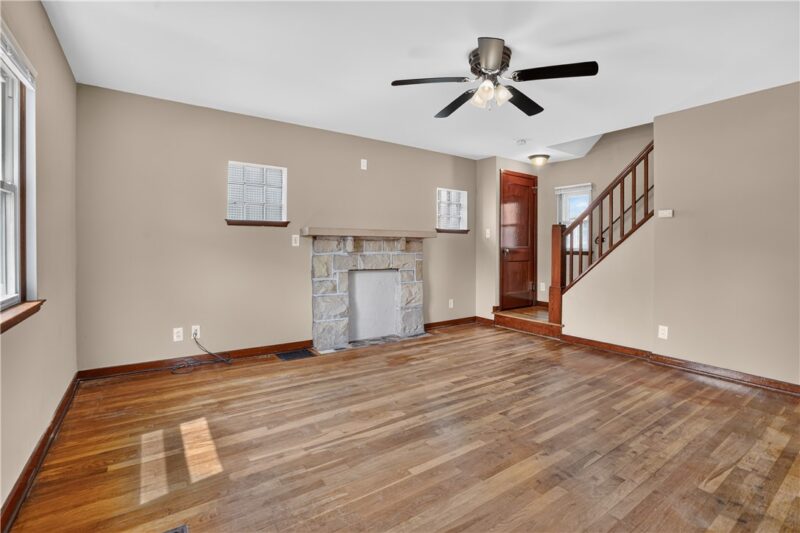 1010 Elmwood St — photo 4